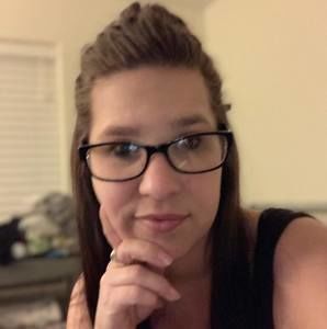 Meet your Posher, Claudia